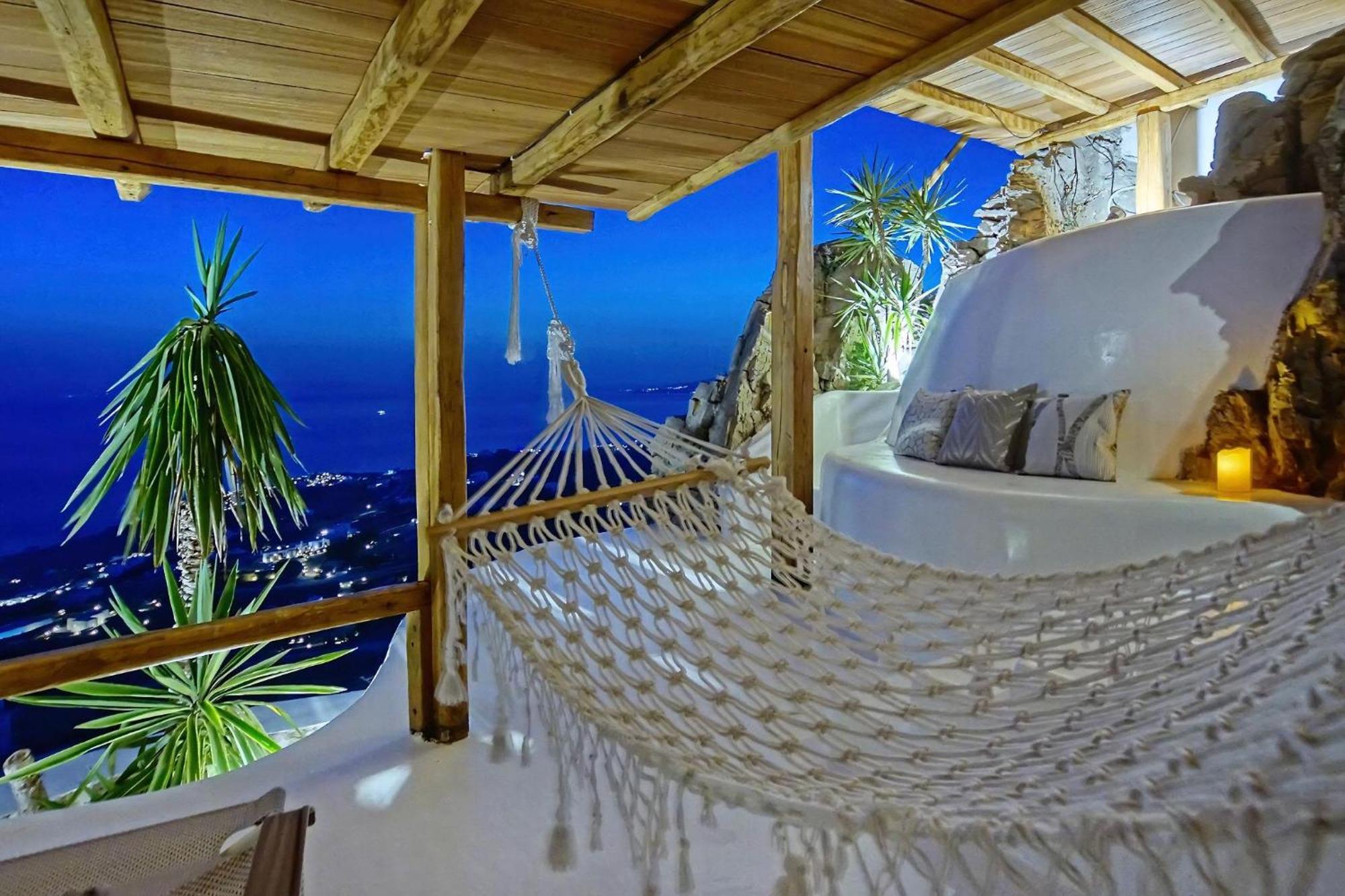 Exquisite Mykonos Cielo 2 Bedroom Private Pool And Outdoor Jacuzzi Panoramic Sea And Sunset View Gym Helipad Tennis Court , Villa Fanari (Mykonos)